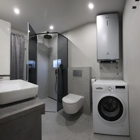 Adriatic Tatil Evi *